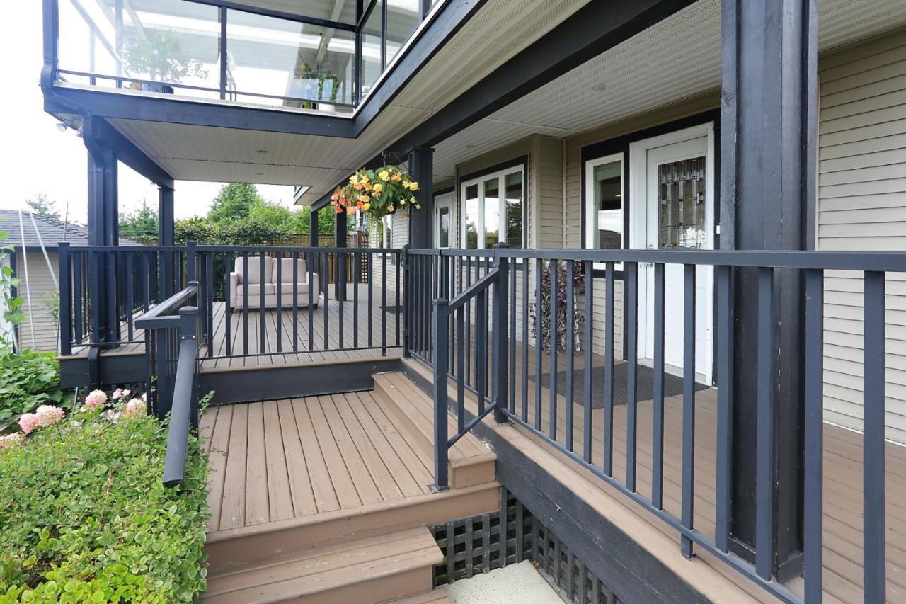 Lovely J Home -Stunning River View Cozy Two Bedroom Private Suite Нью-Вестминстер Экстерьер фото