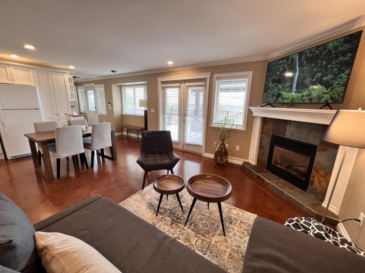 Lovely J Home -Stunning River View Cozy Two Bedroom Private Suite Нью-Вестминстер Экстерьер фото