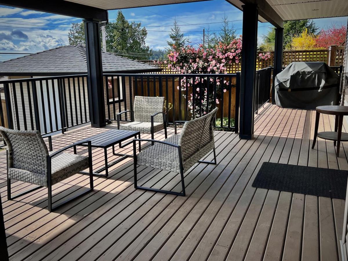 Lovely J Home -Stunning River View Cozy Two Bedroom Private Suite Нью-Вестминстер Экстерьер фото